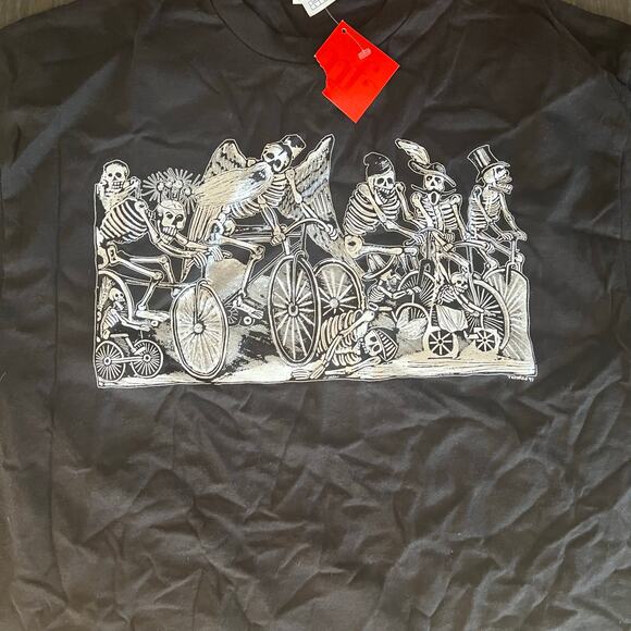 NWT Museum of Fine Arts Skeletons on Bicycles Black White Size Large JL - Picture 2 of 4